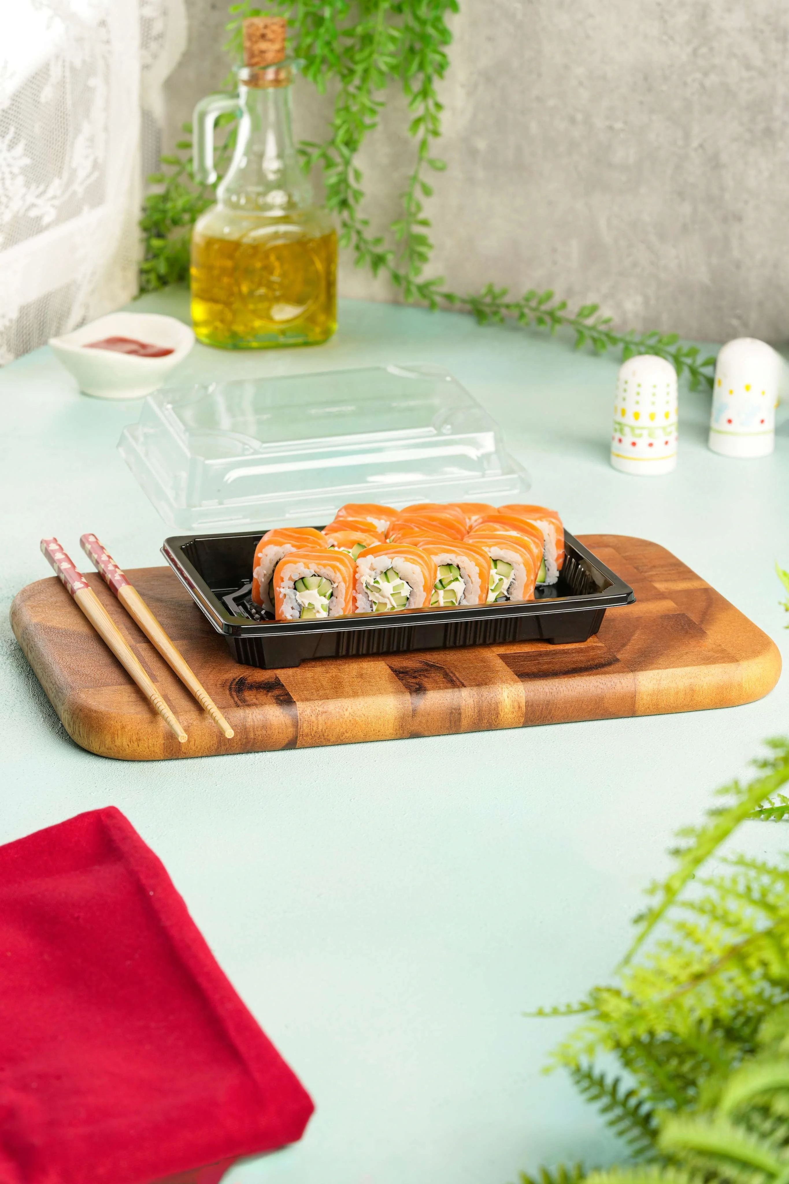 Black Sushi Container with Lid - Image 2